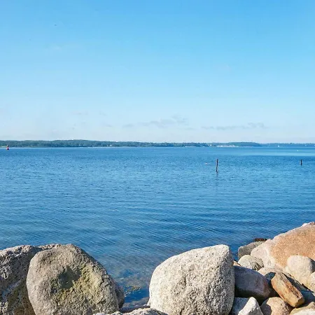 3 Person In Grasten-by Traum * Rønsheved